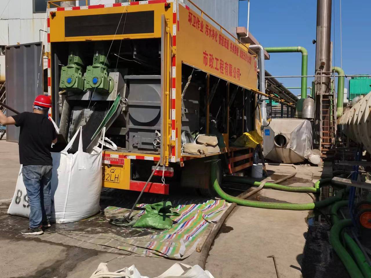 通河淤泥压干处理